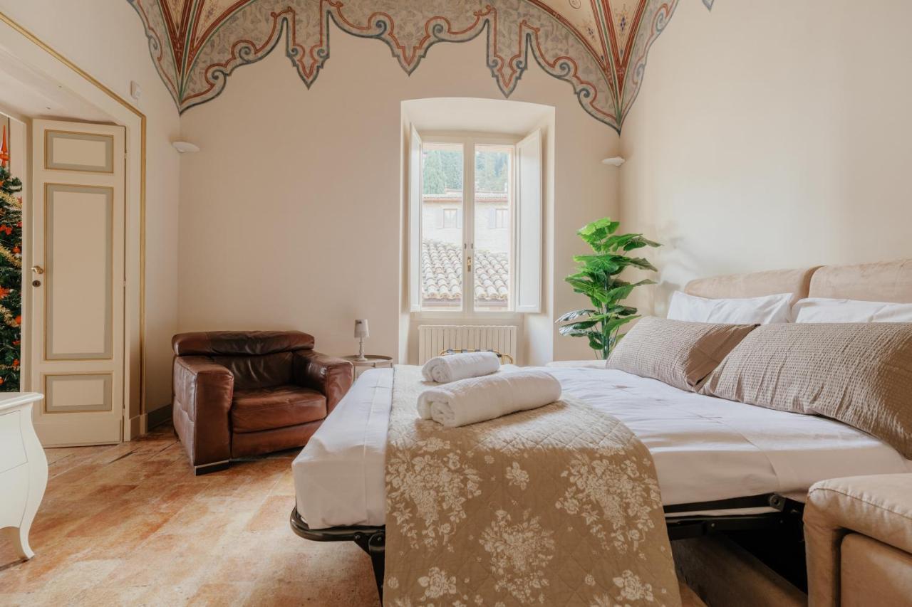 Apartment Sotto Gli Affreschi Del 1800 Con Colazione Inclusa Assisi
