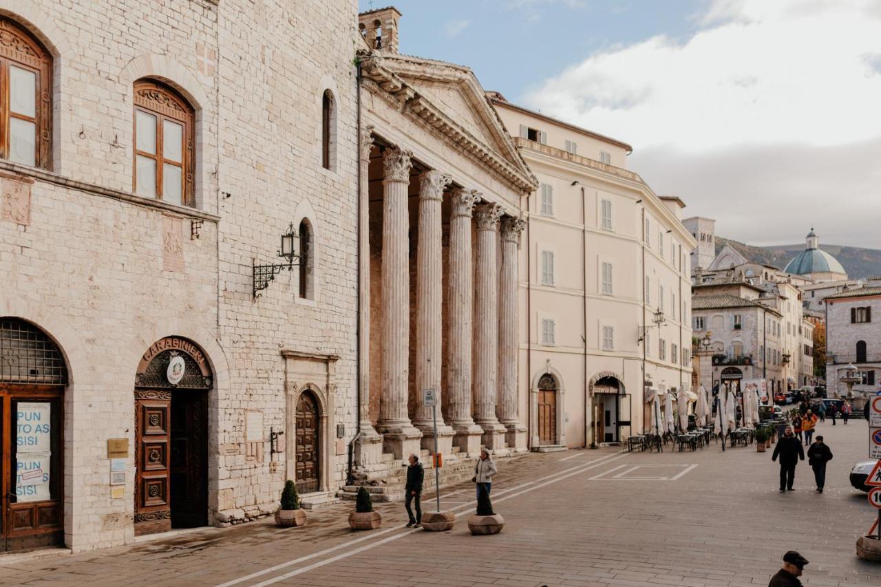 Sotto Gli Affreschi Del 1800 Con Colazione Inclusa * Assisi
