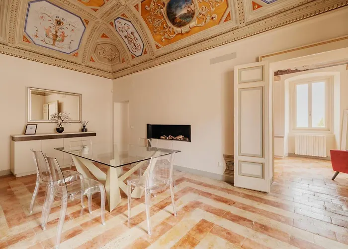 Sotto Gli Affreschi Del 1800 Con Colazione Inclusa